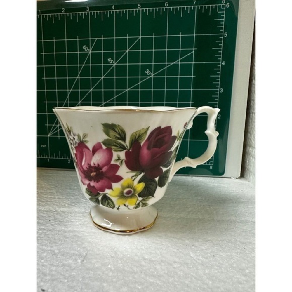 Royal Albert Bone China Floral Tea Cup Vintage Gold Trim England